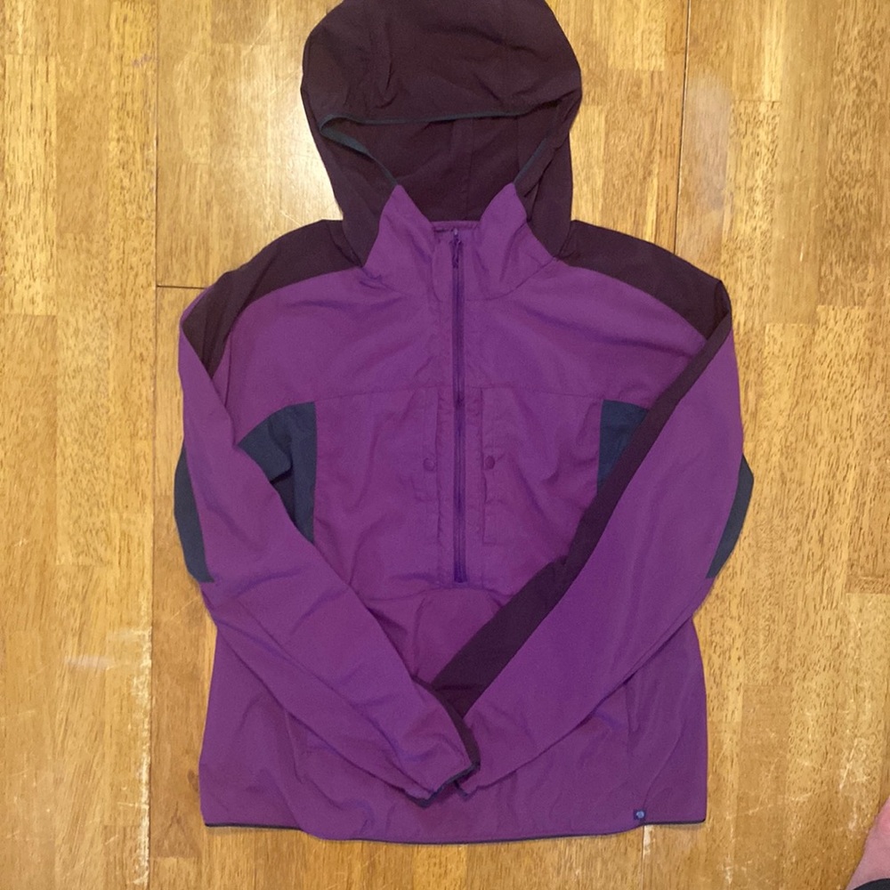 Mountain Hardware Wind Breaker Purple Size XS